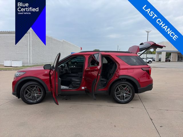 Certified 2025 Ford Explorer ST-Line w/ Premium Package AWD/4WD image 40