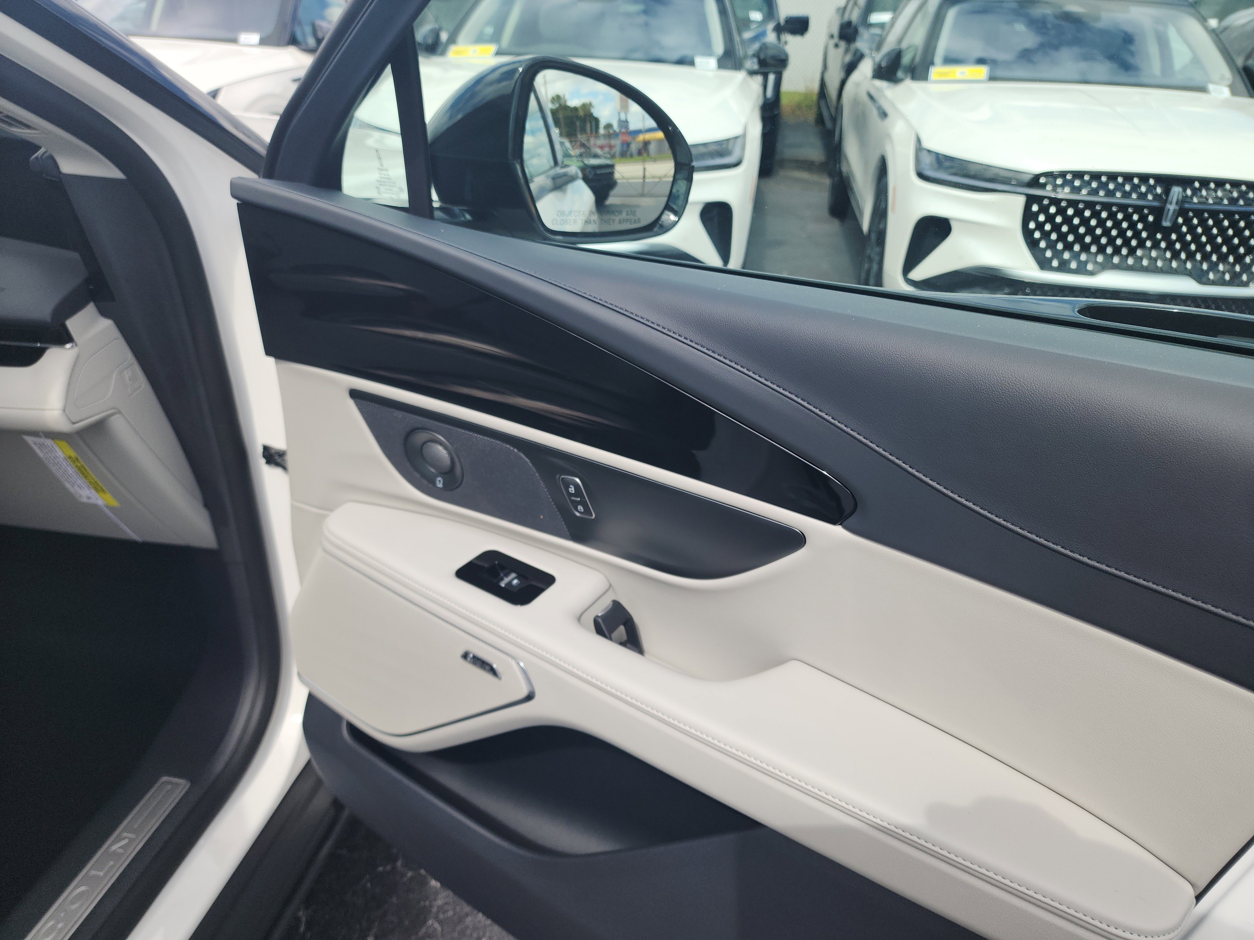 New 2026 Lincoln Nautilus Reserve w/ Jet Appearance Package image 24
