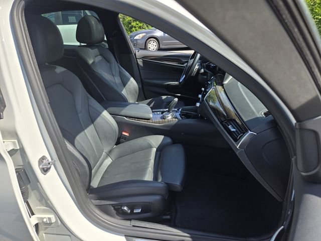 Used 2018 BMW 530e image 19