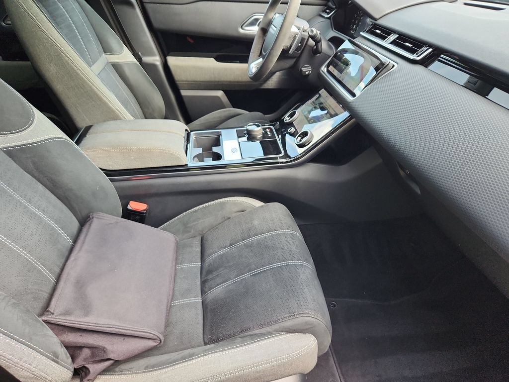 Used 2019 Land Rover Range Rover Velar R-Dynamic SE AWD/4WD image 3