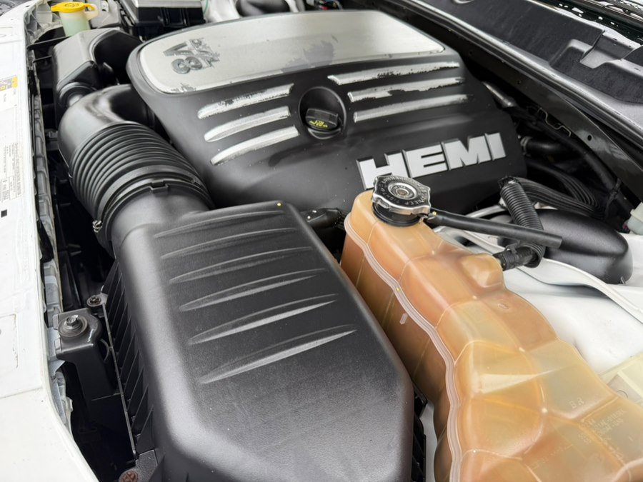 Used 2014 Dodge Challenger R/T RWD image 17