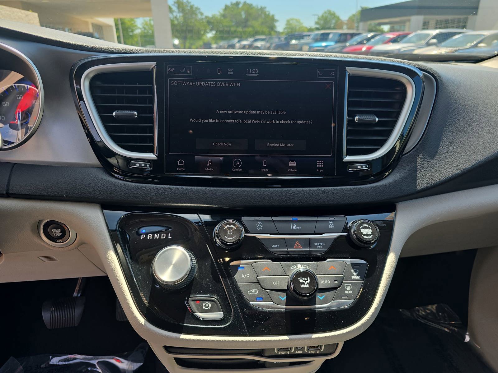 Used 2022 Chrysler Pacifica Touring-L FWD image 24
