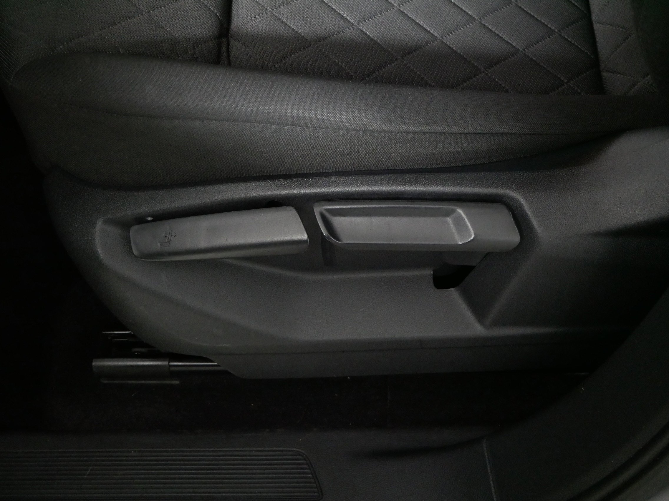 Used 2018 Volkswagen Atlas Launch Edition image 20