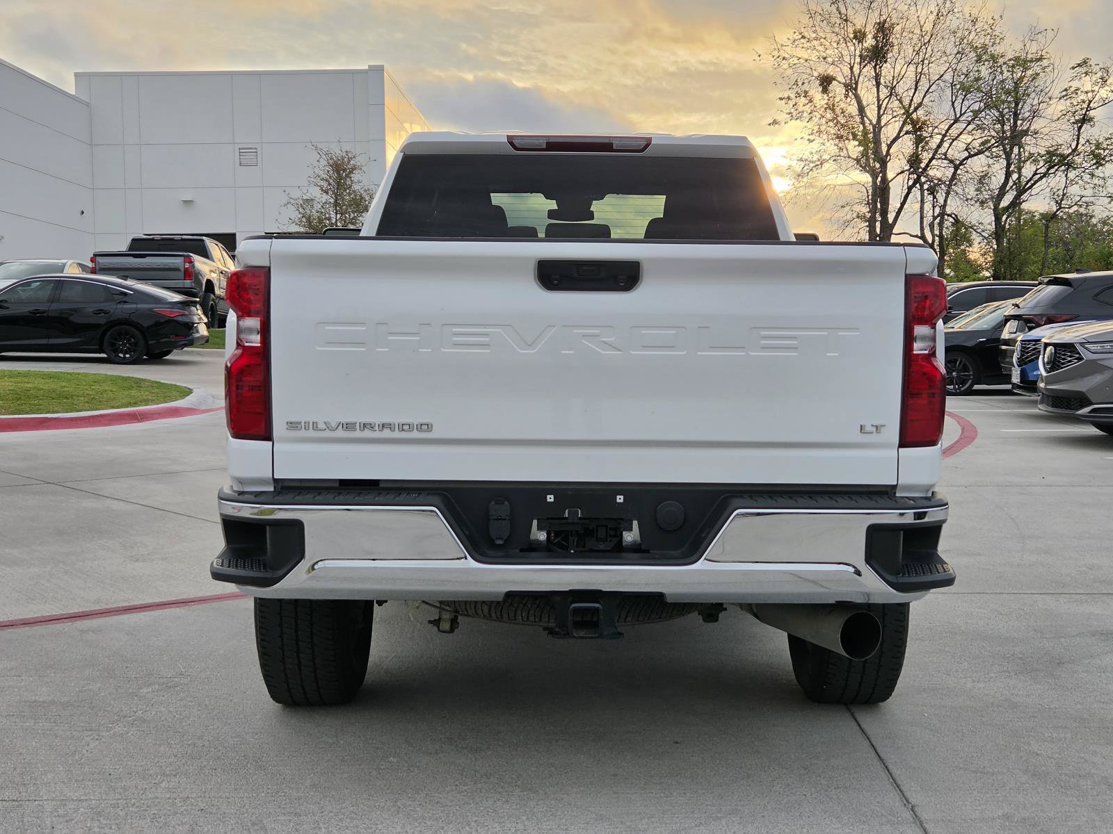 Used 2025 Chevrolet Silverado 2500 LT AWD/4WD image 4