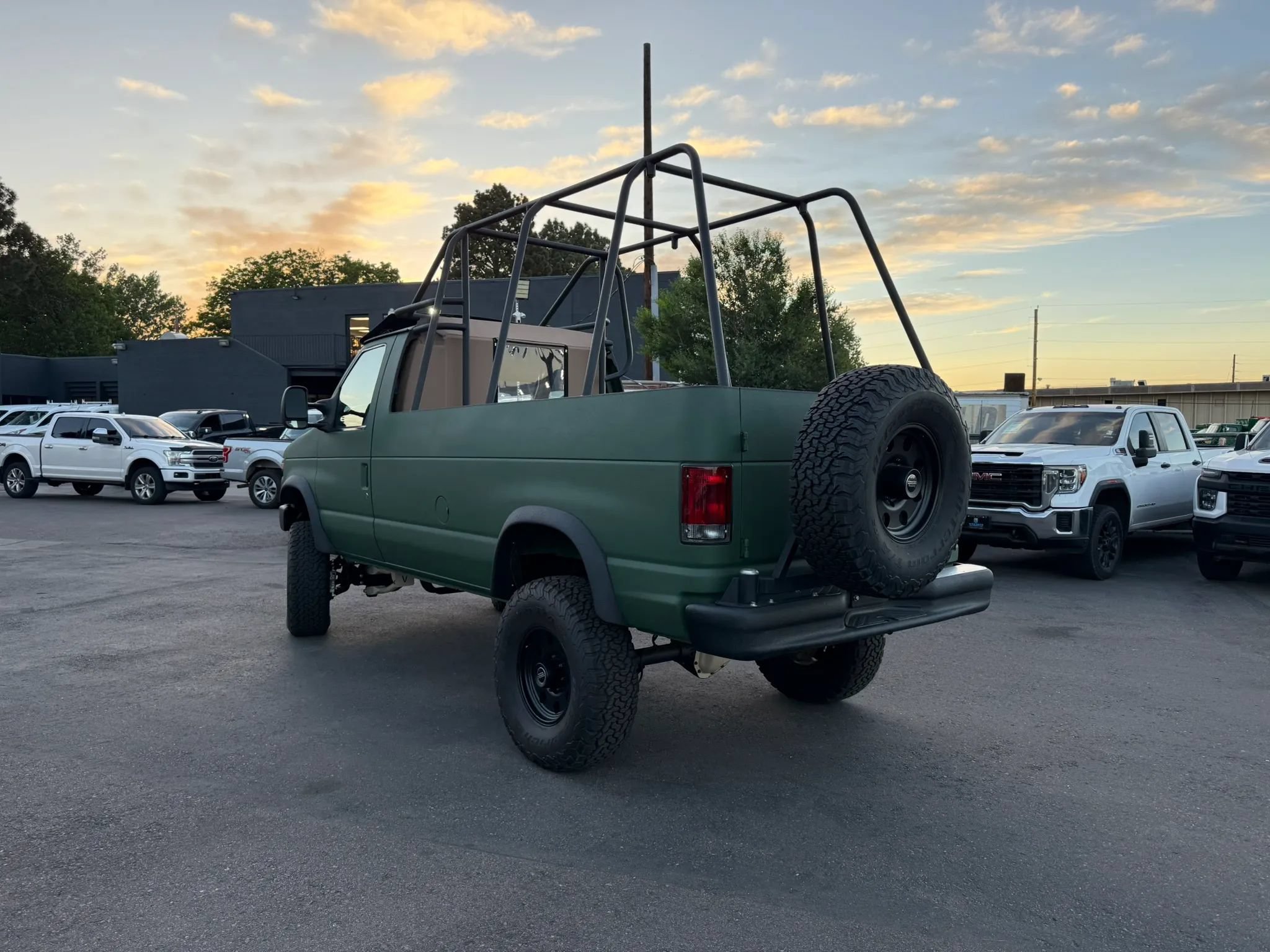Used 2006 Ford E-250 and Econoline 250 RWD image 3