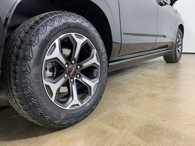 Used 2025 GMC Yukon XL AT4 Ultimate image 9