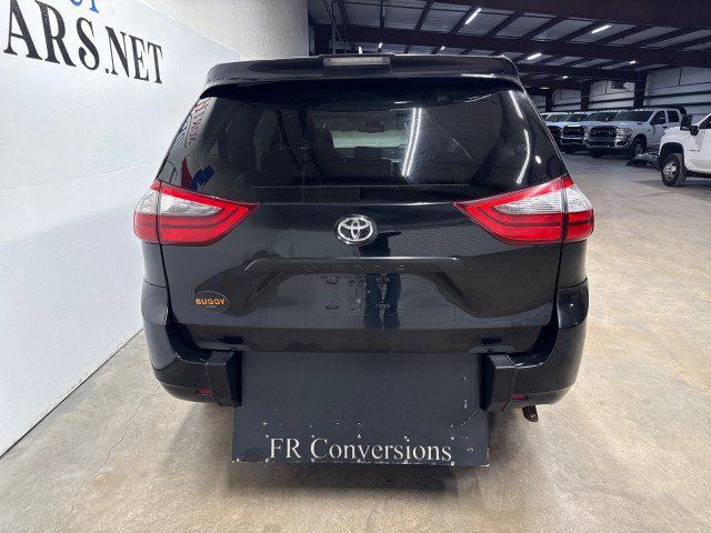 Used 2020 Toyota Sienna L image 8