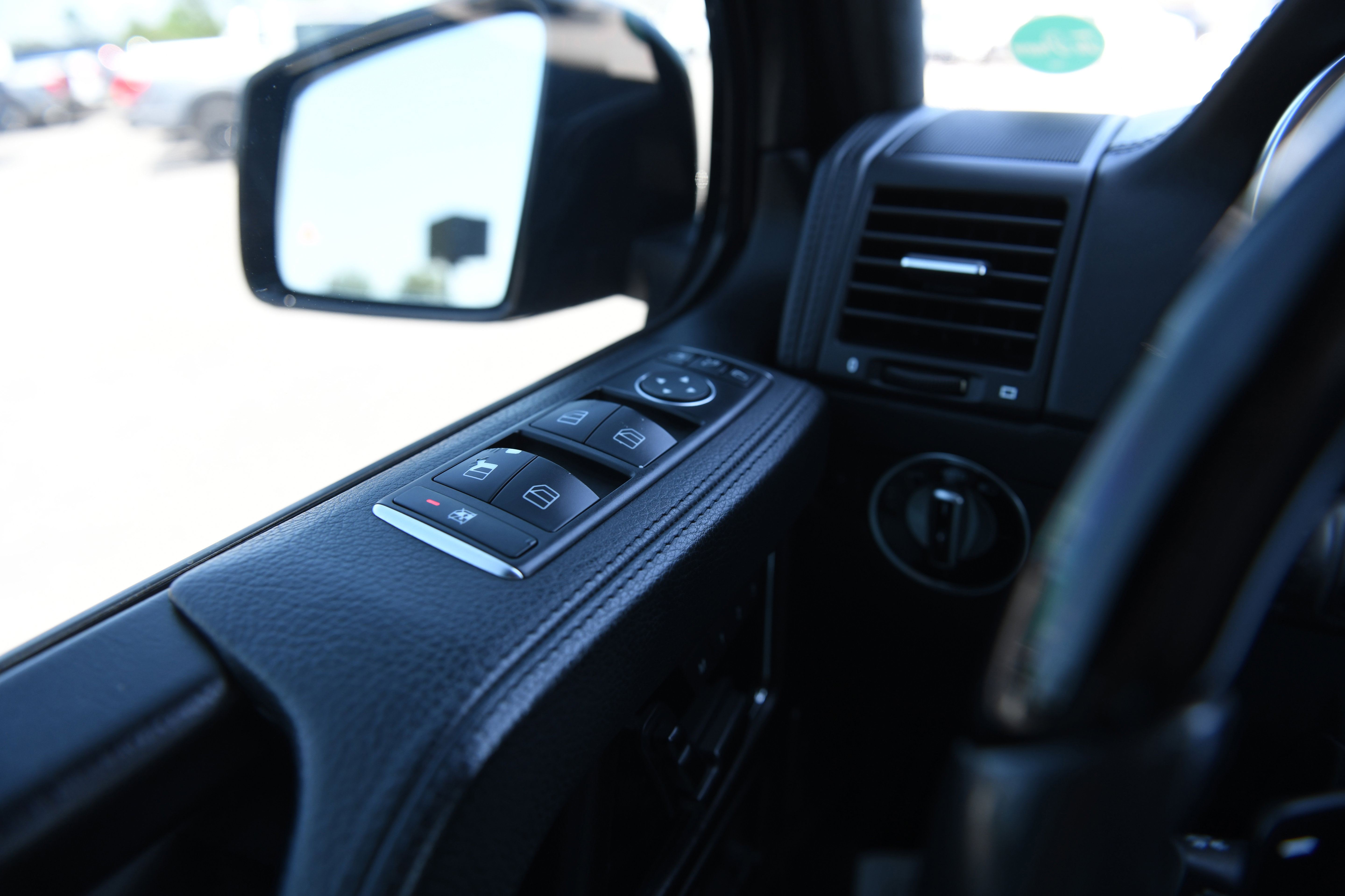 Used 2016 Mercedes-Benz G 65 AMG 4MATIC image 21
