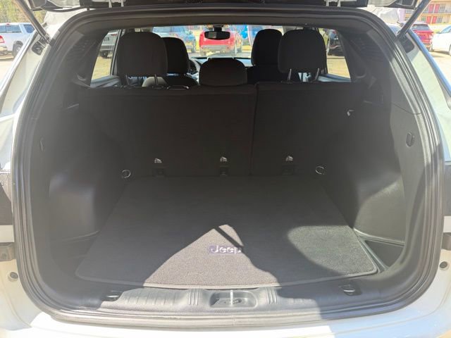 Used 2025 Jeep Compass Sport image 32