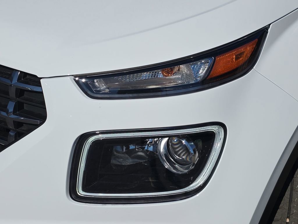 New 2025 Hyundai Venue Limited image 40