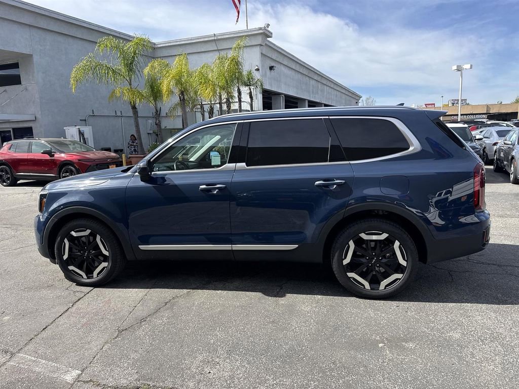 Used 2023 Kia Telluride S image 6