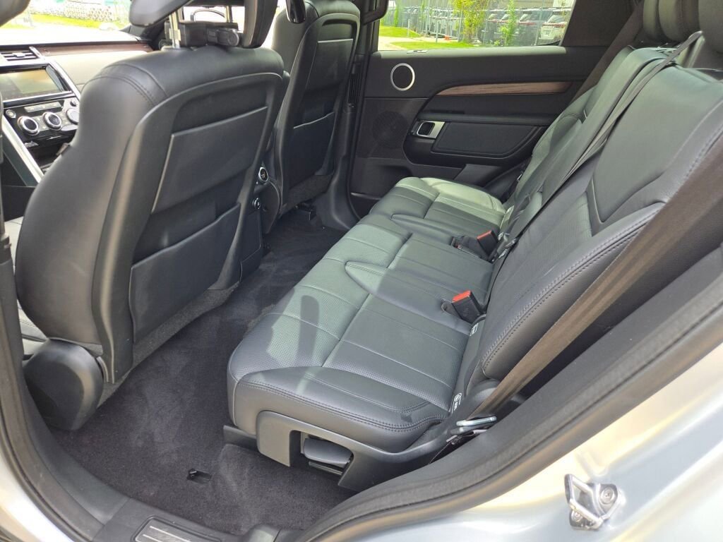 Used 2019 Land Rover Discovery HSE AWD/4WD image 19