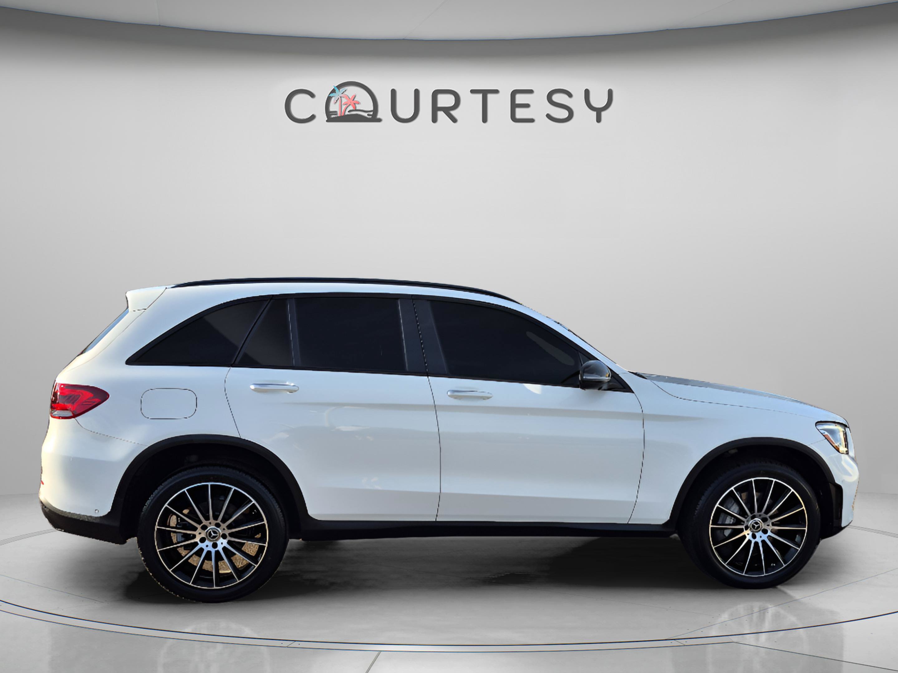 Used 2022 Mercedes-Benz GLC 300 image 8