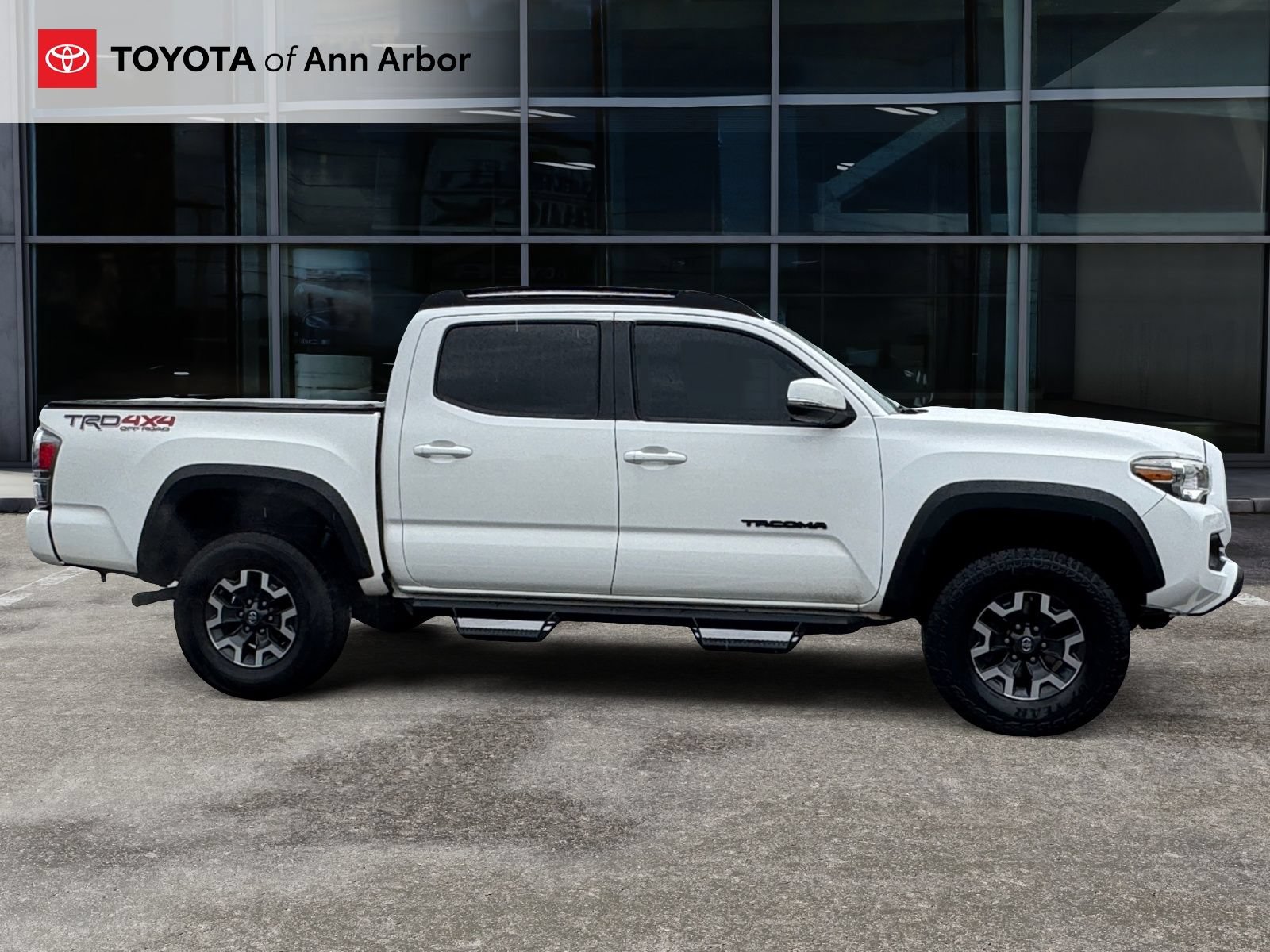 Used 2021 Toyota Tacoma TRD Off-Road w/ Technology Package AWD/4WD image 10