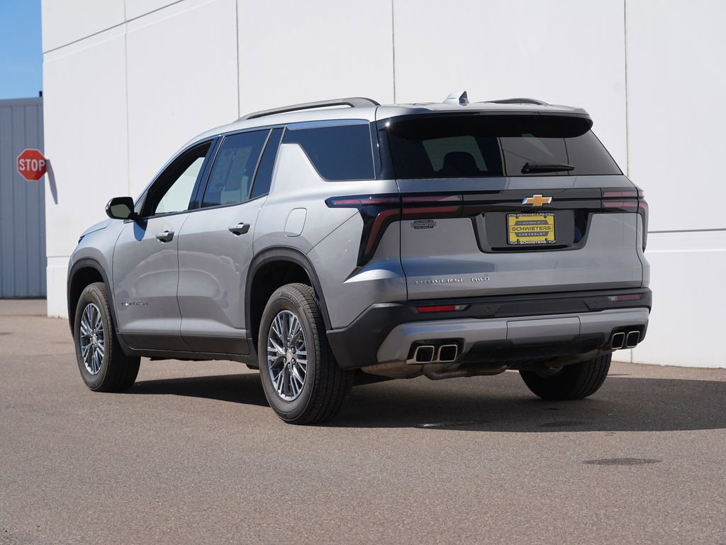 Used 2025 Chevrolet Traverse LT image 5