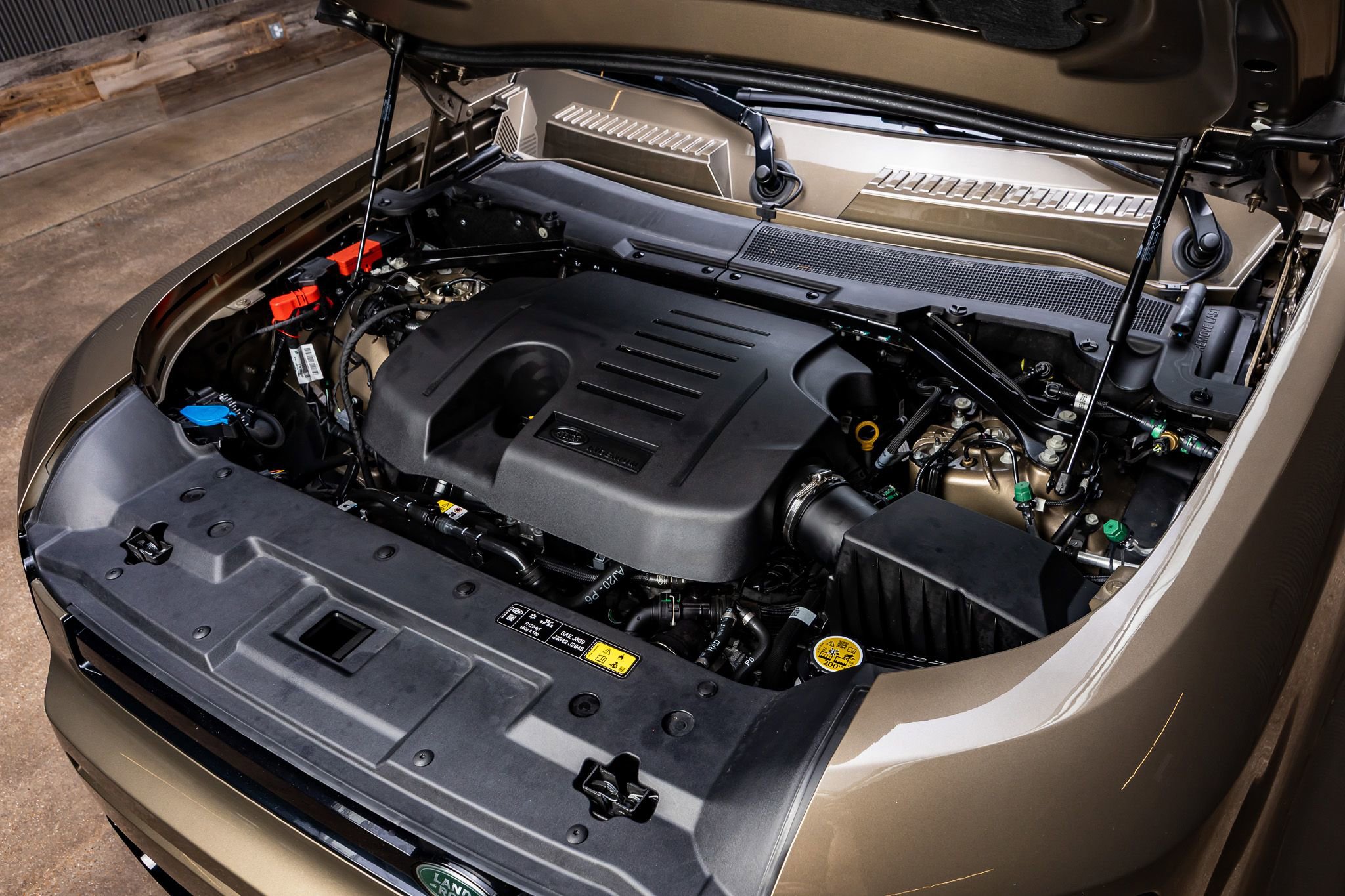 Used 2025 Land Rover Defender 110 X-Dynamic SE image 38