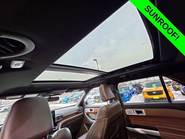 Used 2021 Ford Explorer King Ranch w/ Premium Technology Package image 17