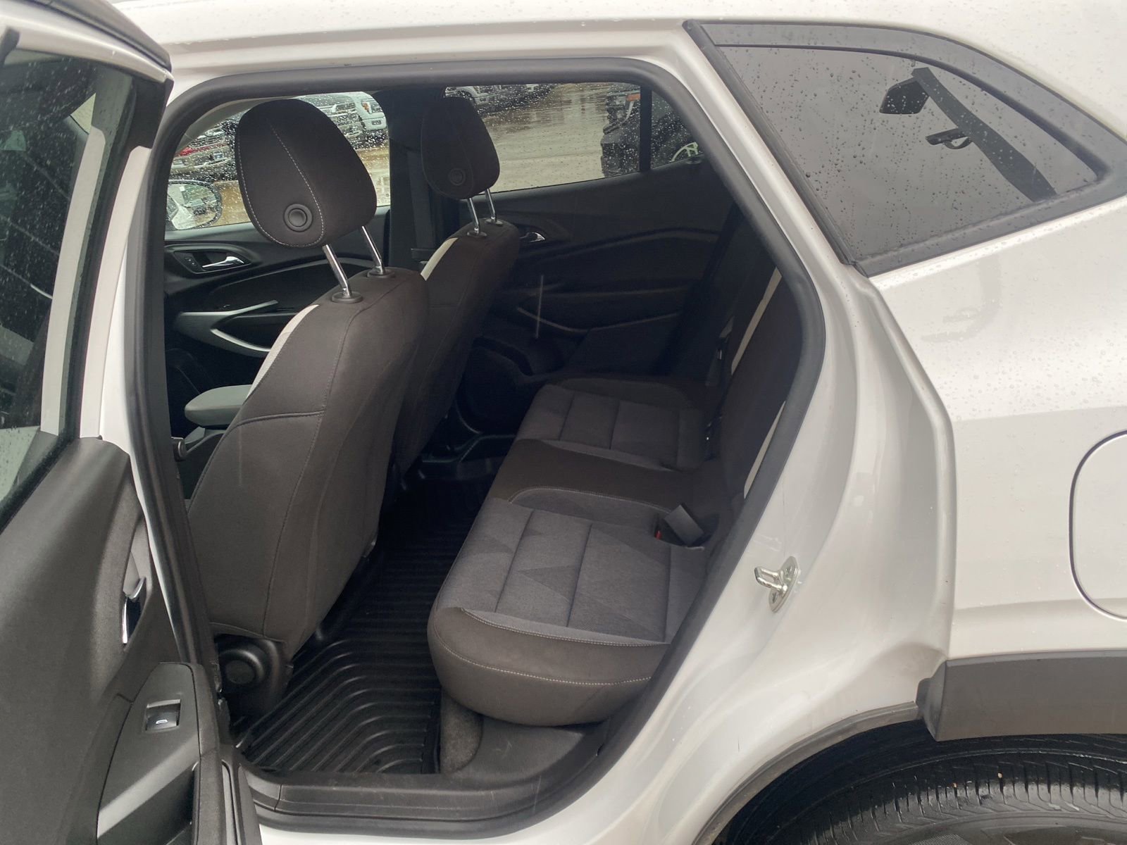 Used 2025 Chevrolet Trax LS w/ LS Convenience Package FWD image 22