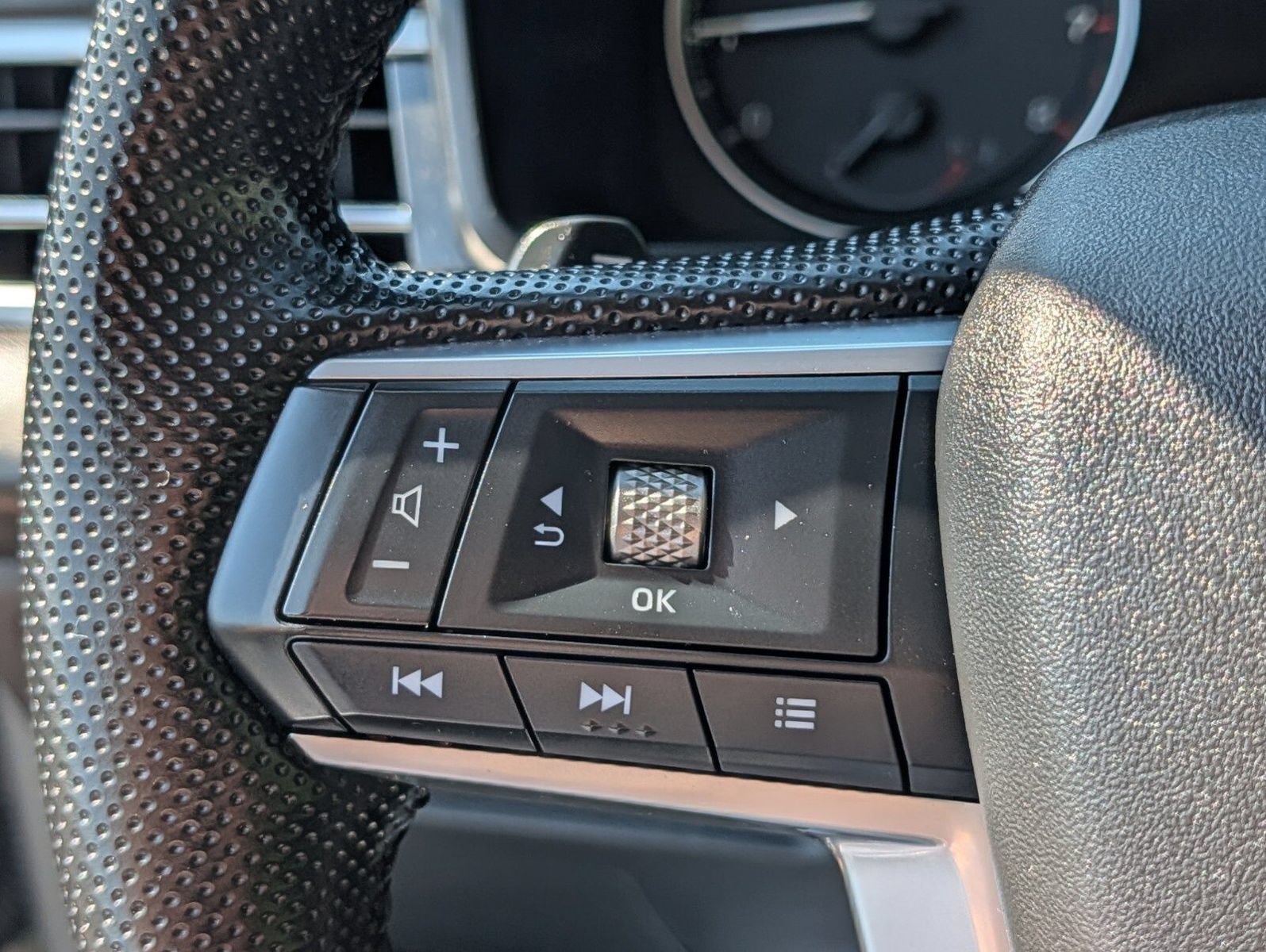 Used 2025 Mitsubishi Outlander SE AWD/4WD image 30