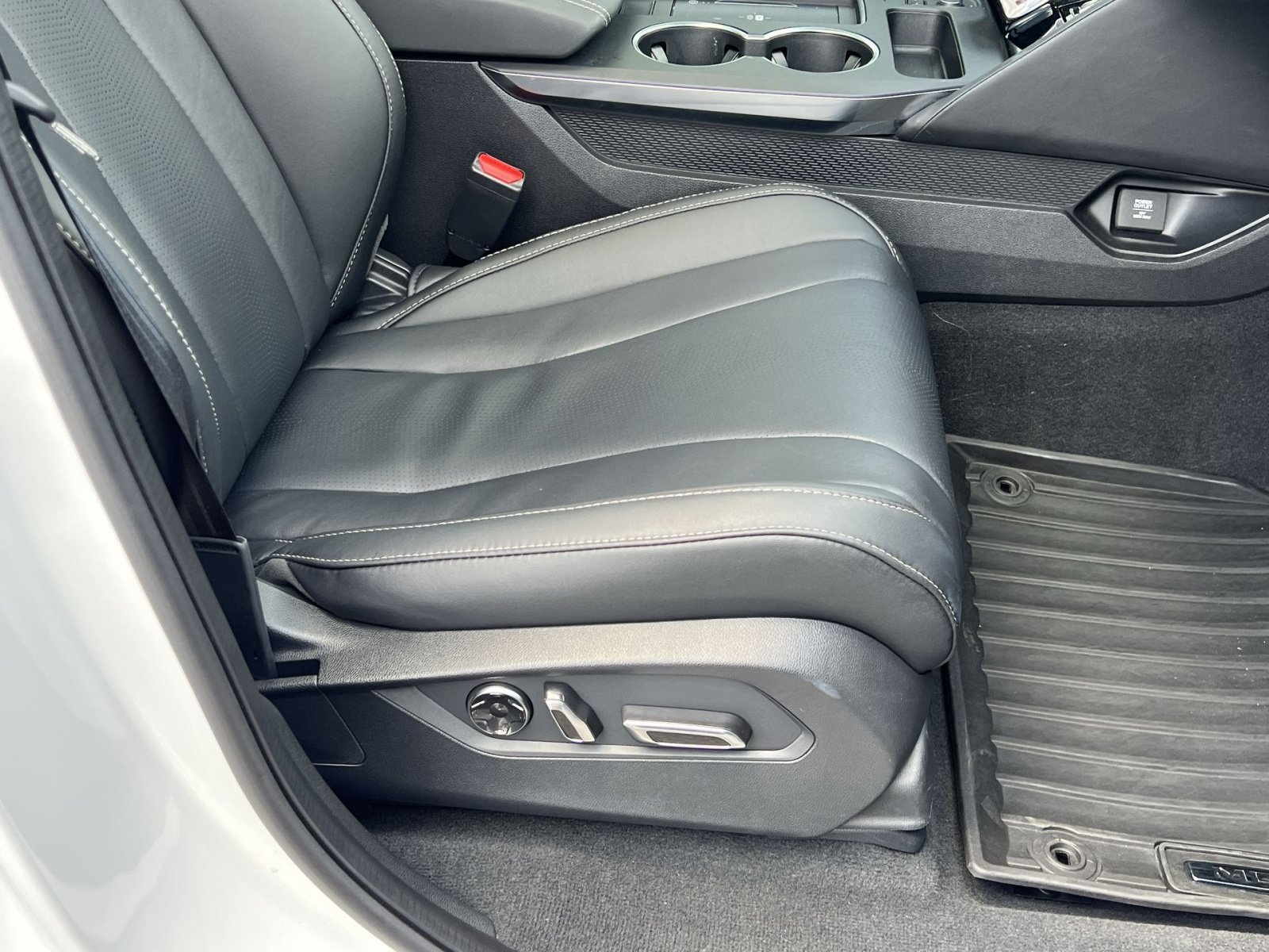 Certified 2025 Acura MDX SH-AWD w/ Technology Package image 27