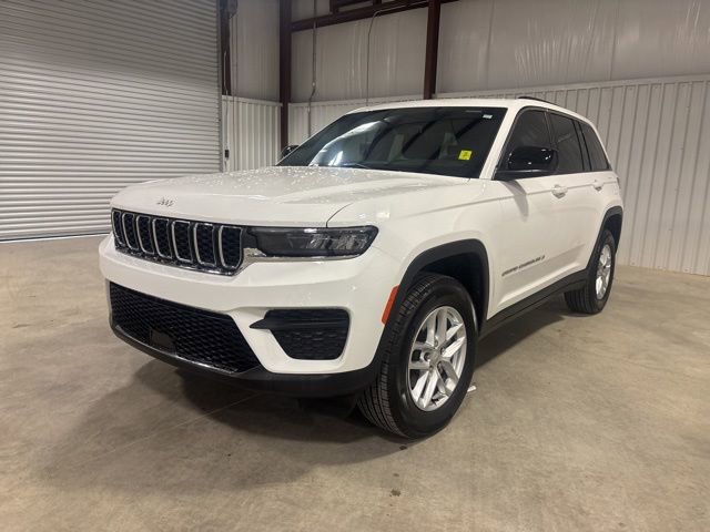 Used 2025 Jeep Grand Cherokee Laredo X w/ Luxury Tech Group I image 4