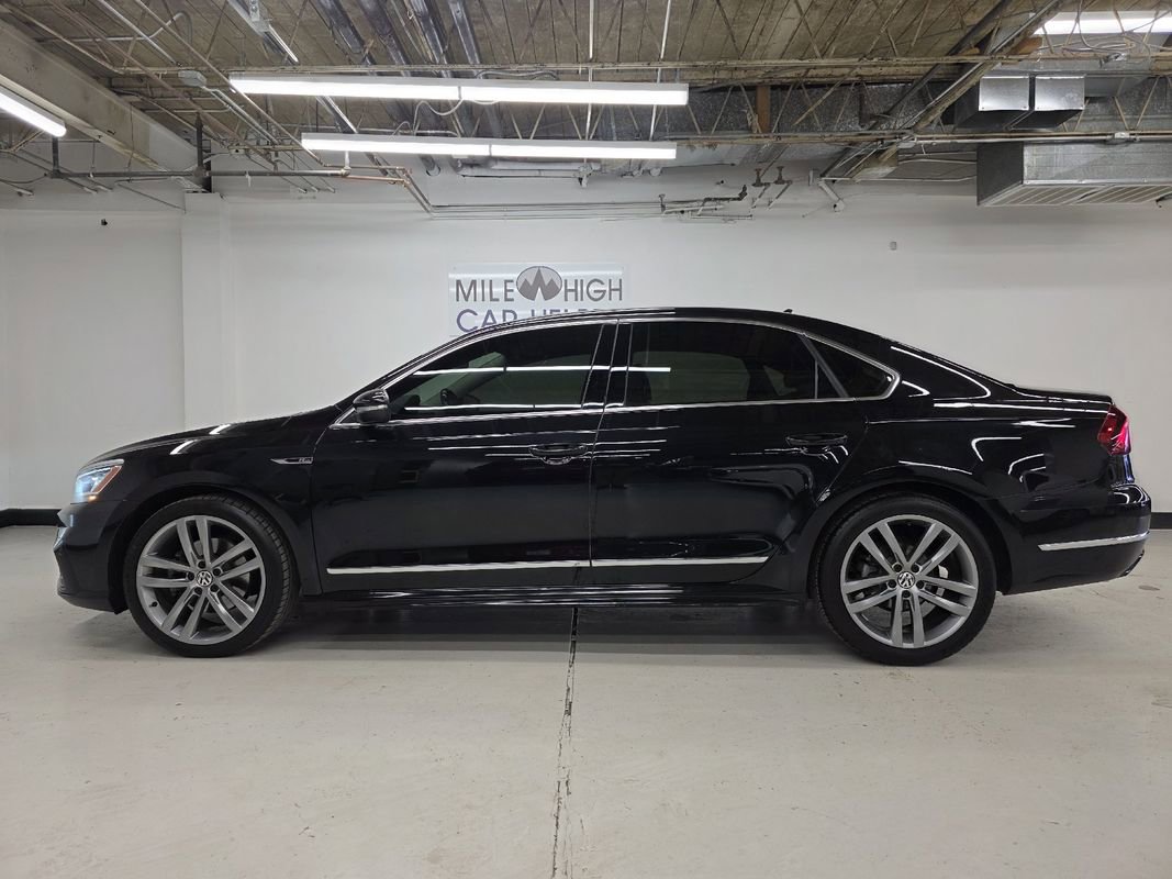 Used 2017 Volkswagen Passat 1.8T R-Line w/ R-Line Lighting Package image 7