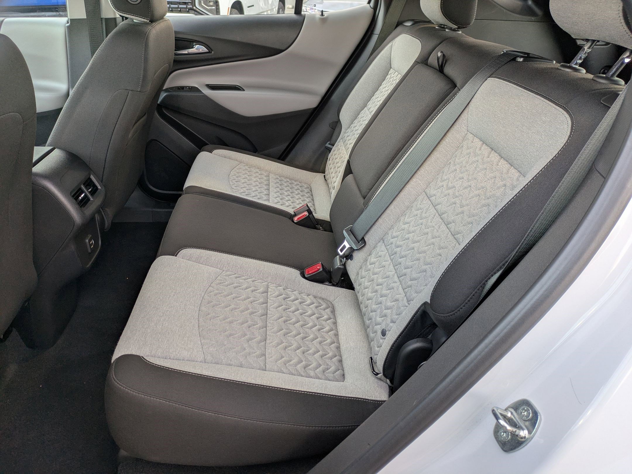 Certified 2023 Chevrolet Equinox LS w/ LPO, Cargo Package image 24