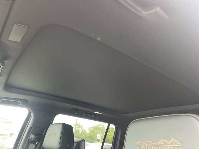 New 2026 Chevrolet Suburban High Country AWD/4WD image 22