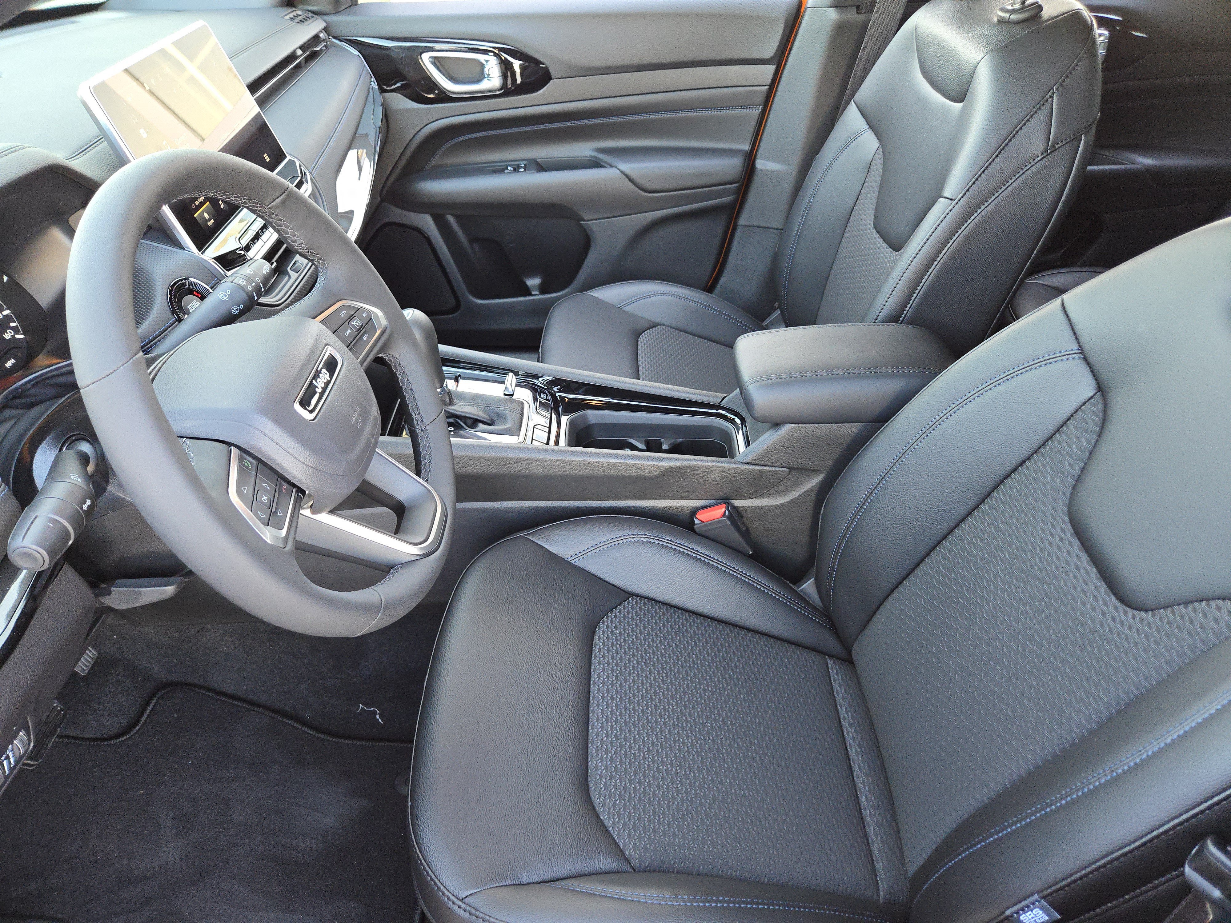 New 2026 Jeep Compass Latitude AWD/4WD image 11