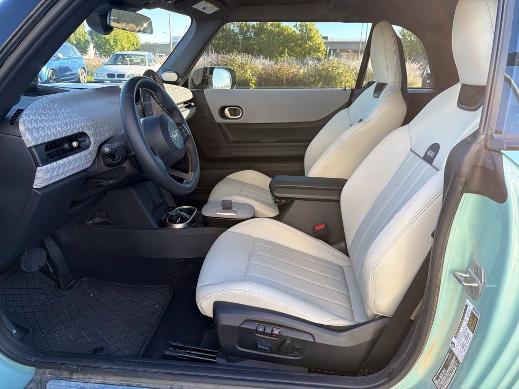 Used 2025 MINI Cooper S FWD image 11