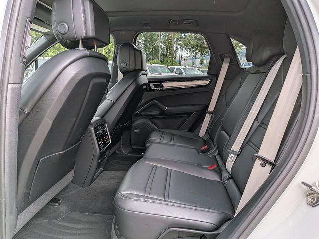 Used 2023 Porsche Cayenne Platinum Edition AWD/4WD image 12