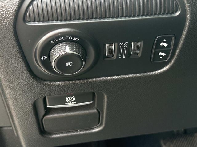 Used 2024 Jeep Wagoneer Series II AWD/4WD image 16