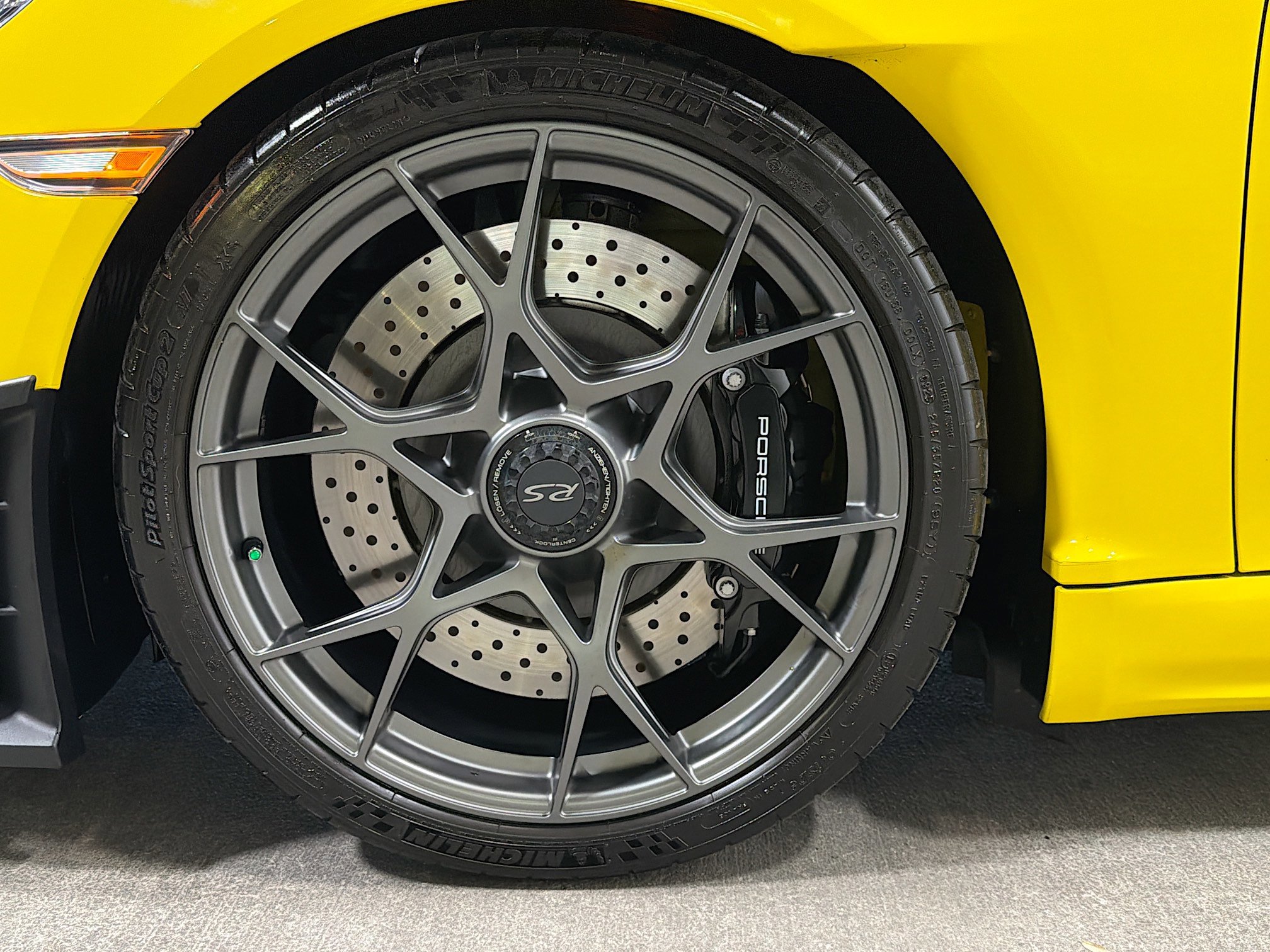 Certified 2025 Porsche 718 Cayman GT4 RS RWD image 37