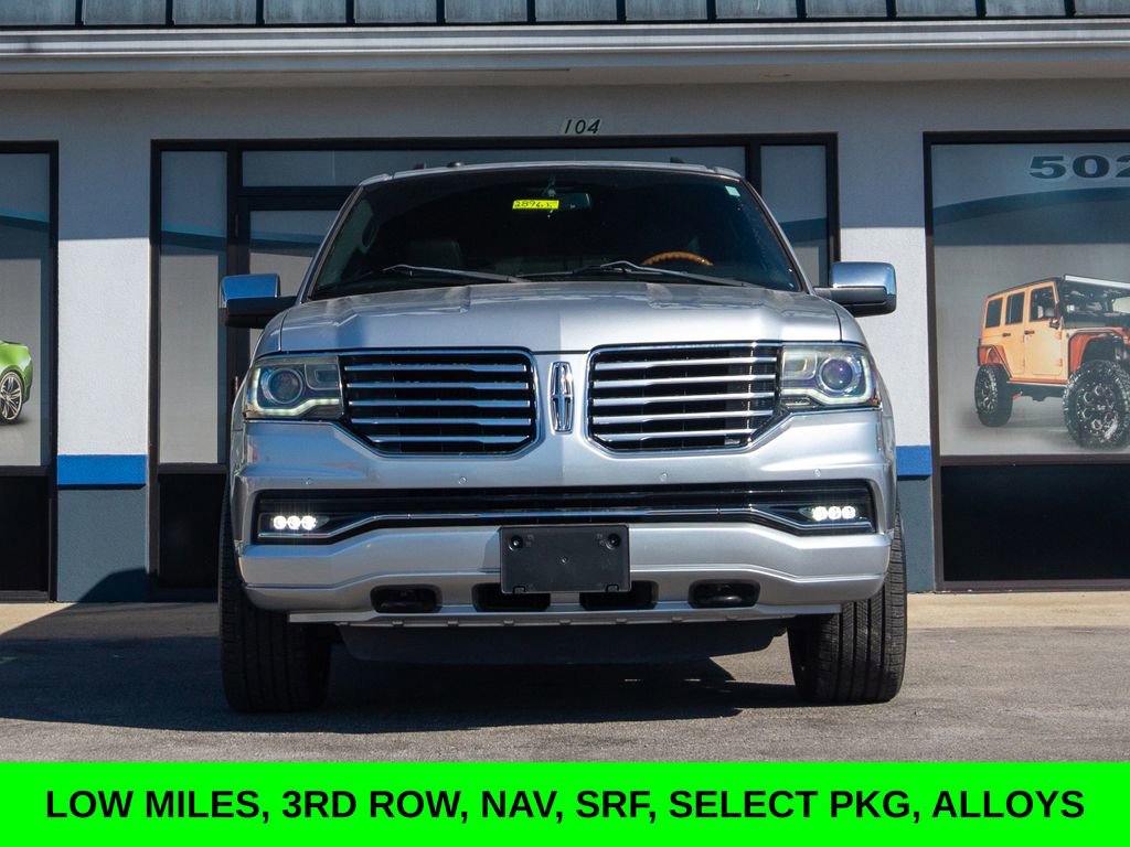 Used 2017 Lincoln Navigator Select image 12