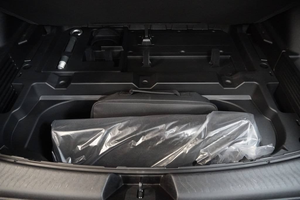 New 2026 Chevrolet Equinox EV LT w/ LPO, Blackout Package FWD image 11