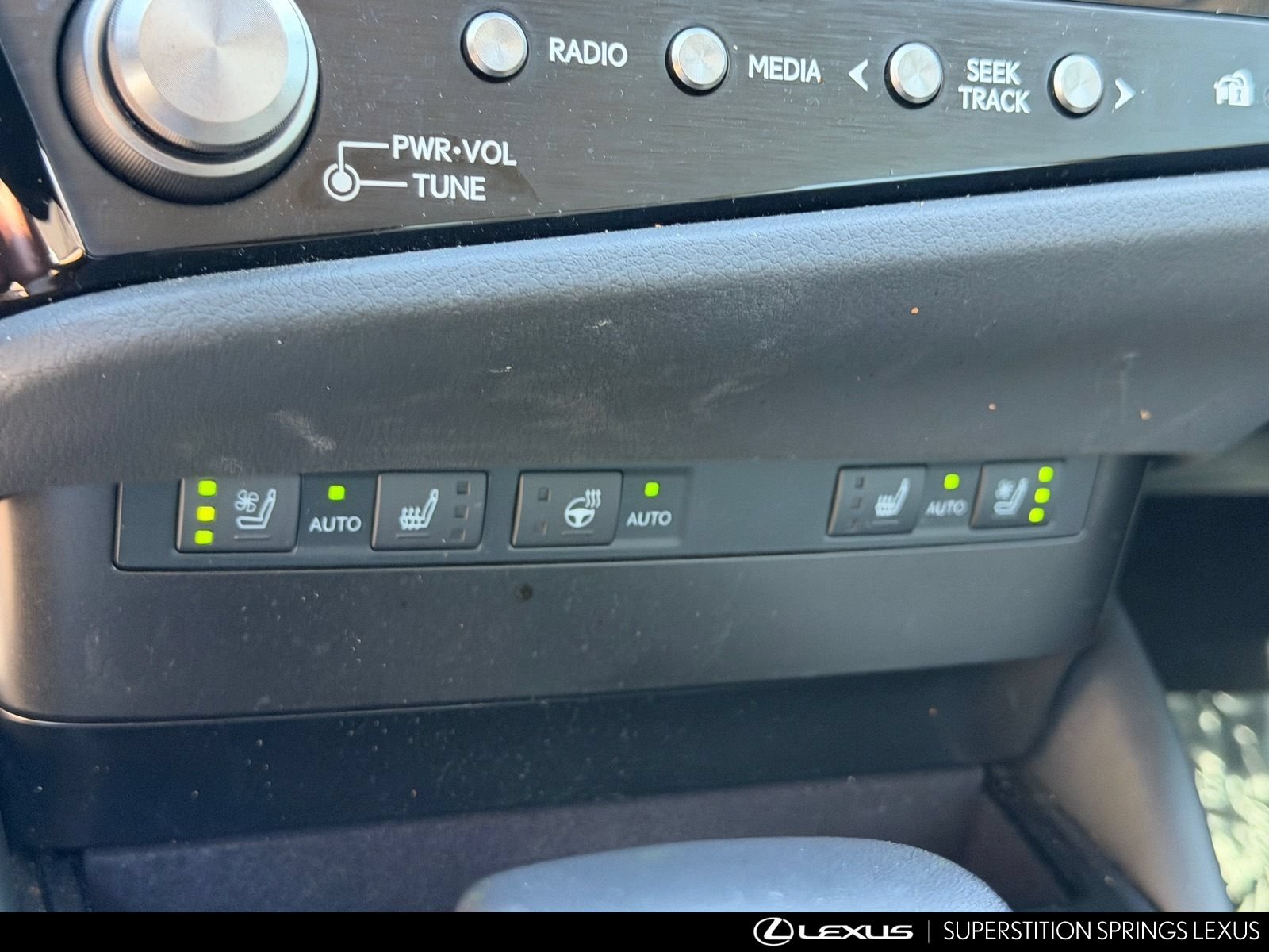 Certified 2025 Lexus ES 300h w/ Premium Package FWD image 29