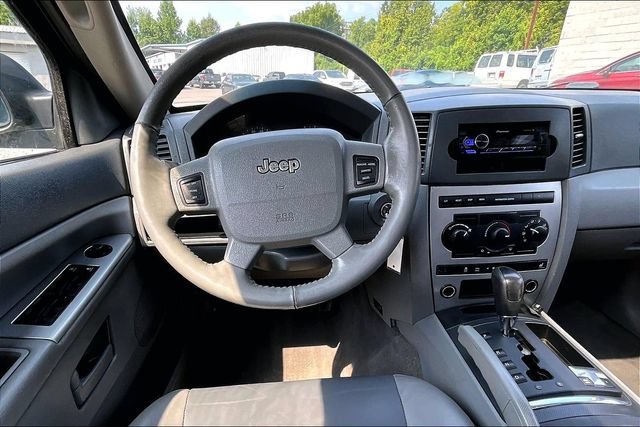 Used 2005 Jeep Grand Cherokee Laredo AWD/4WD image 5
