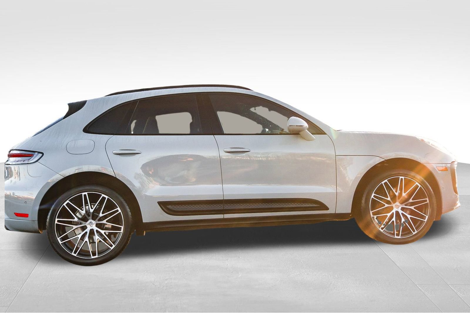 Used 2022 Porsche Macan Base image 4