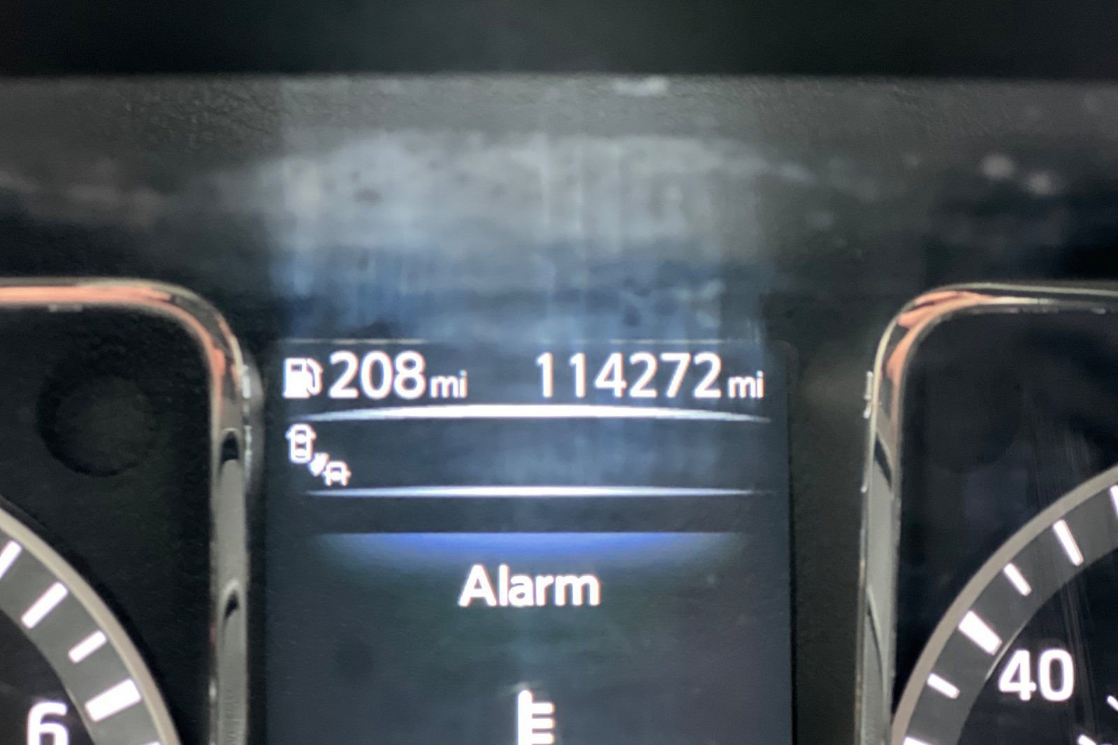 Used 2017 Nissan Titan SL image 25