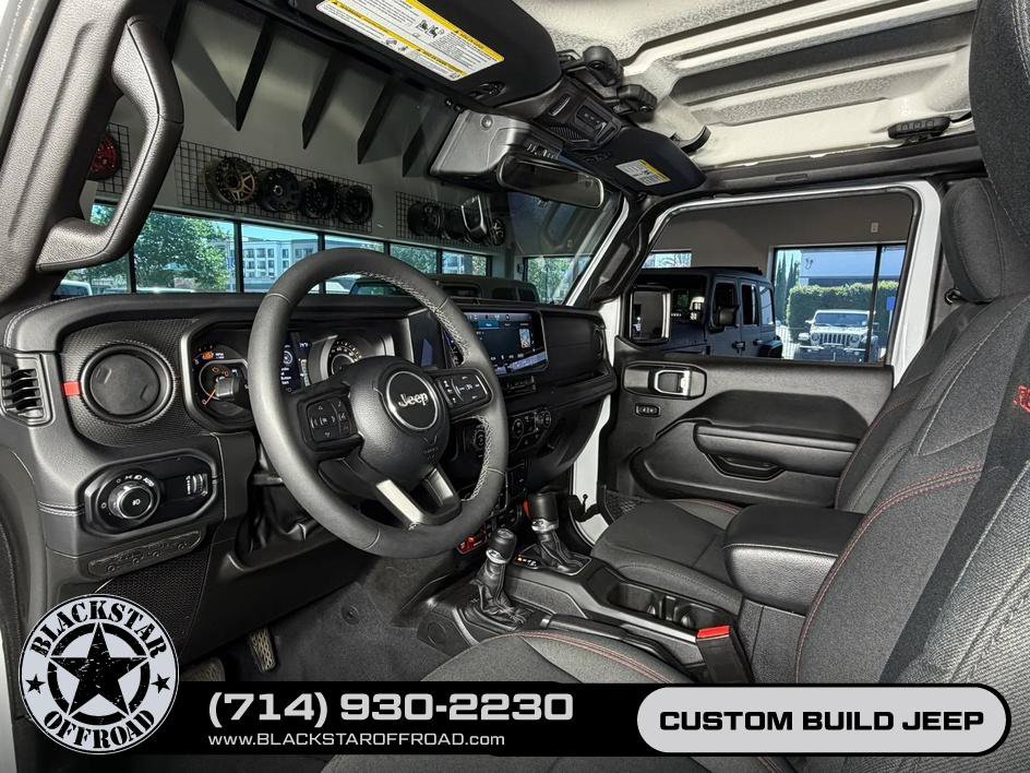 Used 2025 Jeep Wrangler Unlimited Rubicon AWD/4WD image 15