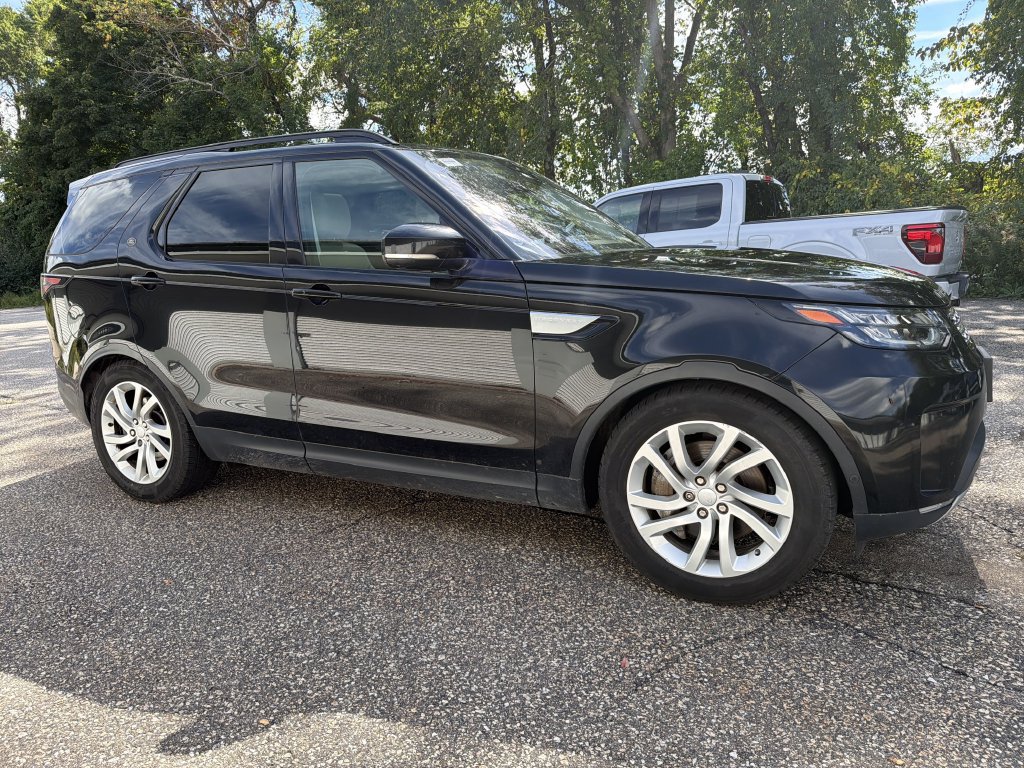 Used 2018 Land Rover Discovery HSE AWD/4WD image 17