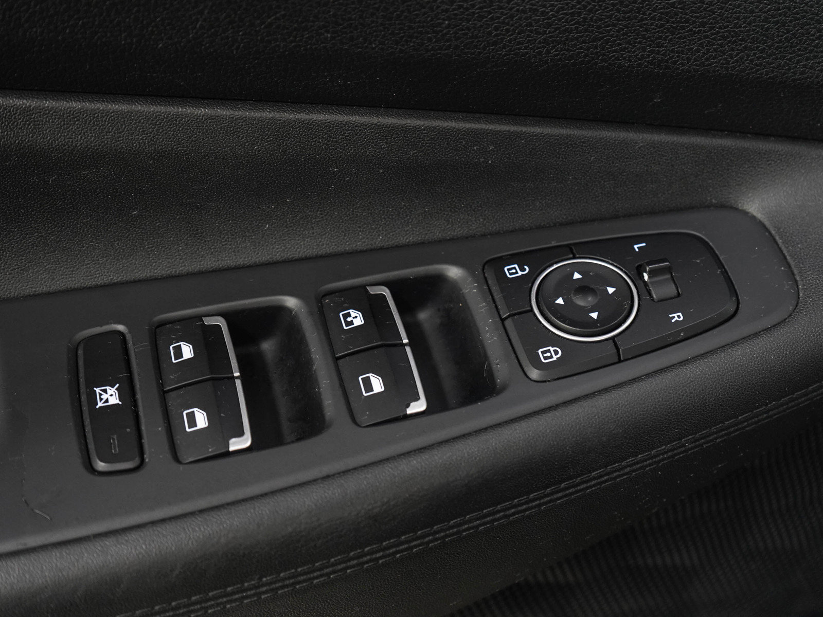 Used 2020 Hyundai Santa Fe SE AWD/4WD image 20