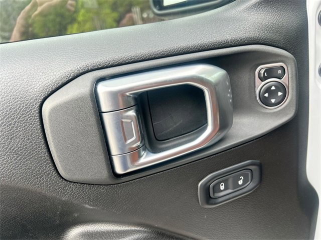 Used 2025 Jeep Gladiator Sport image 17