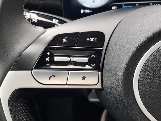 Used 2025 Hyundai Elantra Limited image 24