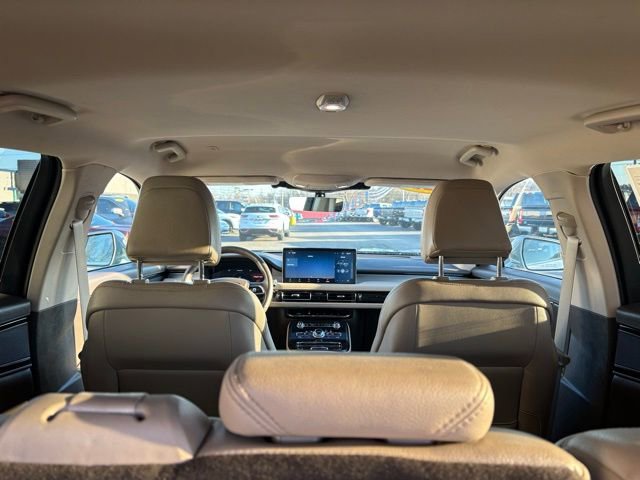 Used 2023 Lincoln Nautilus AWD image 34