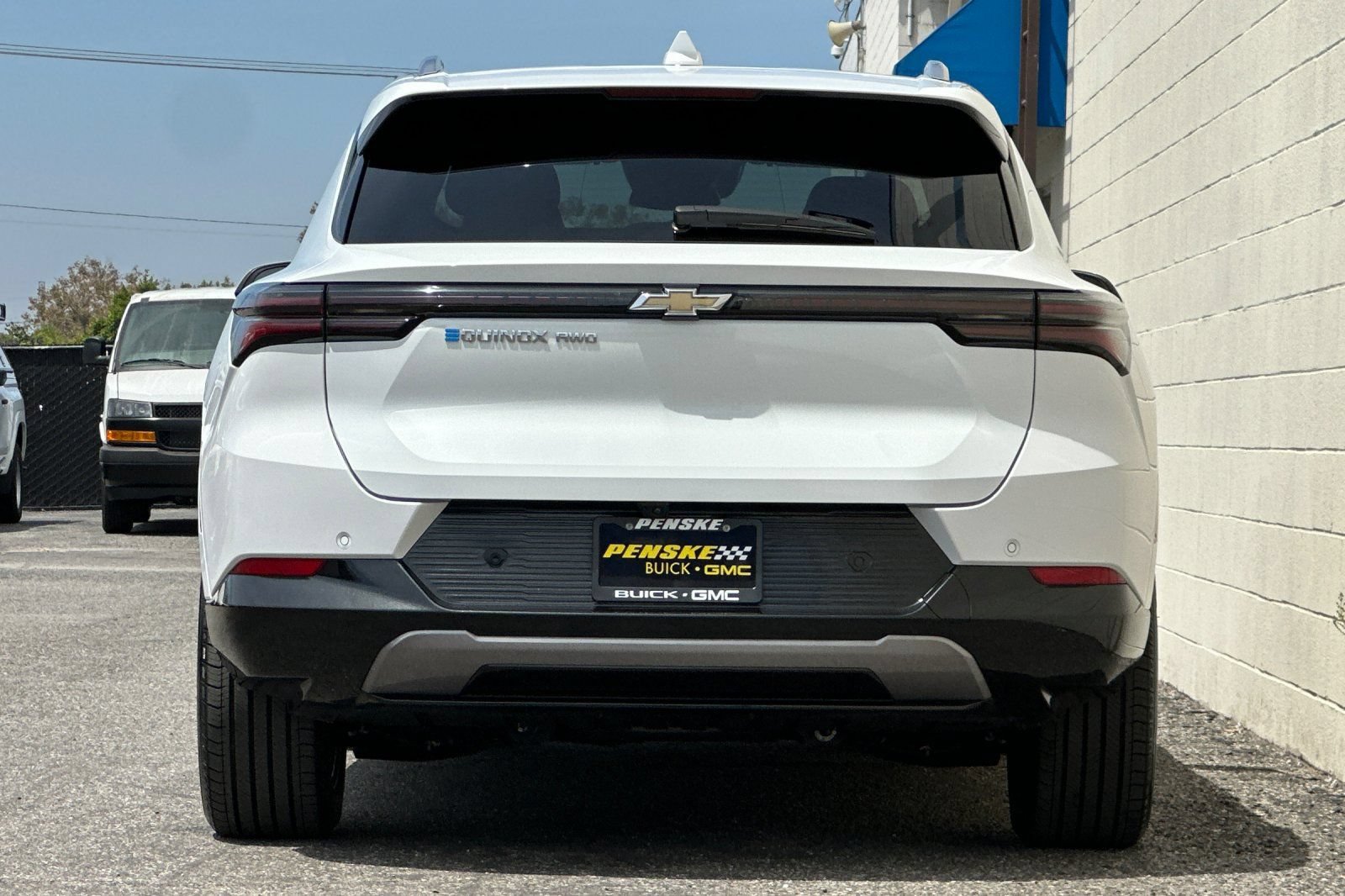 Certified 2024 Chevrolet Equinox EV LT w/ LPO, Trailering Package AWD/4WD image 5