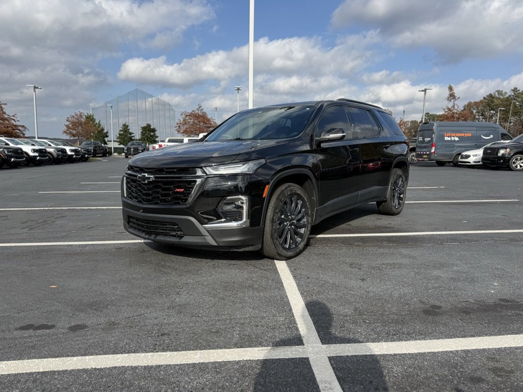 Used 2022 Chevrolet Traverse RS image 3