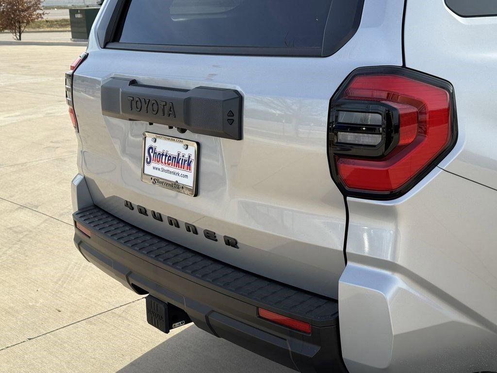 Used 2026 Toyota 4Runner SR5 image 6