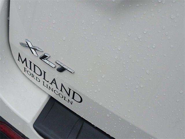 Used 2022 Ford Explorer XLT w/ Equipment Group 202A image 7