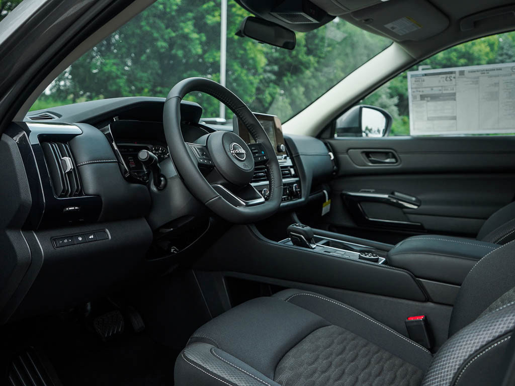 New 2025 Nissan Pathfinder SV image 19